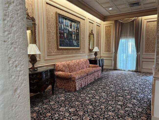 Building Photo - 2500 Parkview Dr