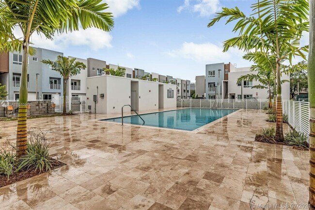 Building Photo - 2561 NE 193rd St