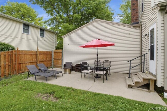 Building Photo - 15 Telfair Dr