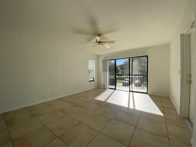 Building Photo - 3744 Savoy Ln