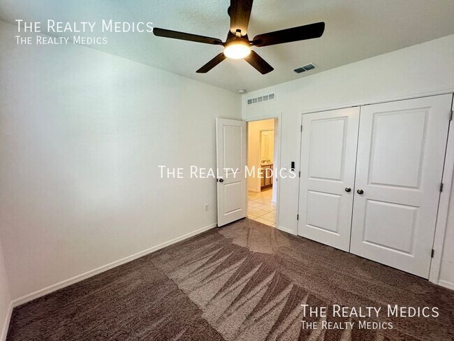 Building Photo - 320 Mariana Way