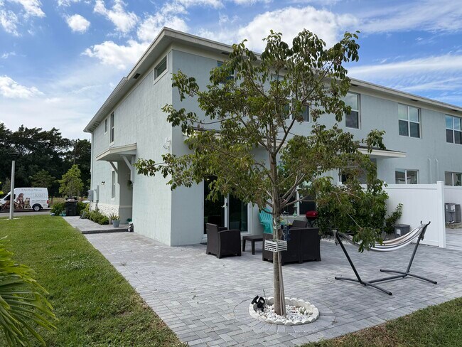 Building Photo - 4416 Hammock Grove Dr