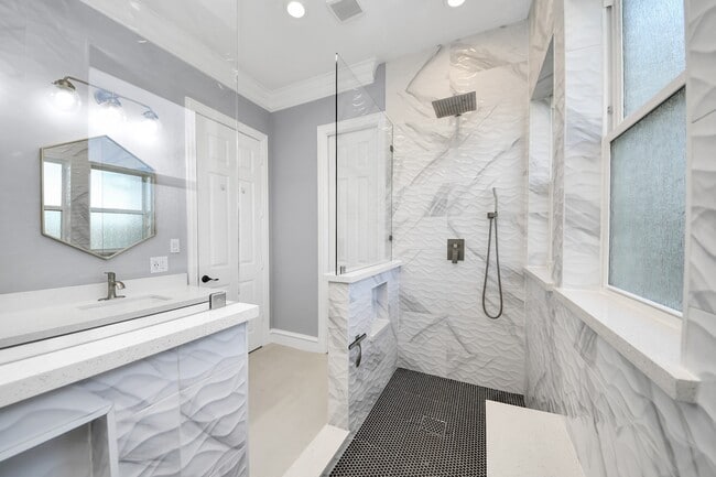 Building Photo - 5317 Feagan St