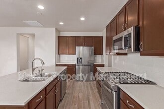 Building Photo - 3320 W Dunbar Dr