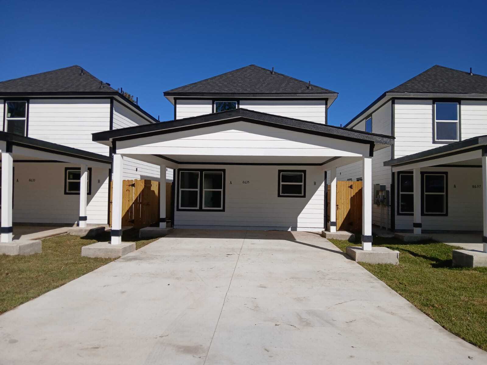 Building Photo - 8639 Peachtree St