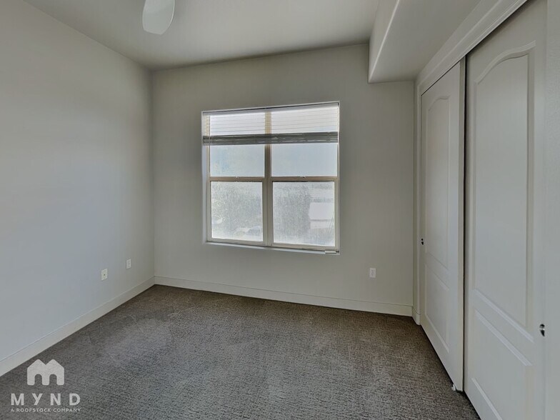 Building Photo - 68 E Serene Ave