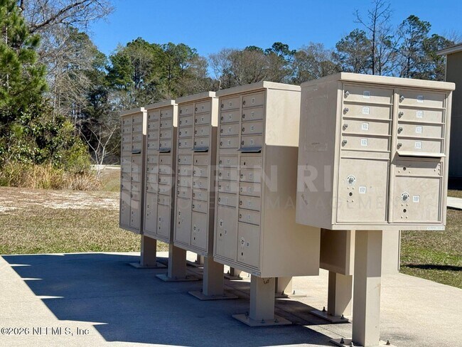 Building Photo - 8704 Lake George Cir W