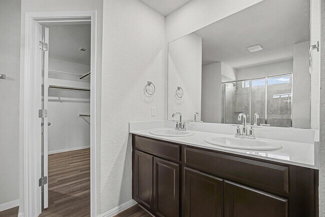 Building Photo - 5404 Bellissima Way