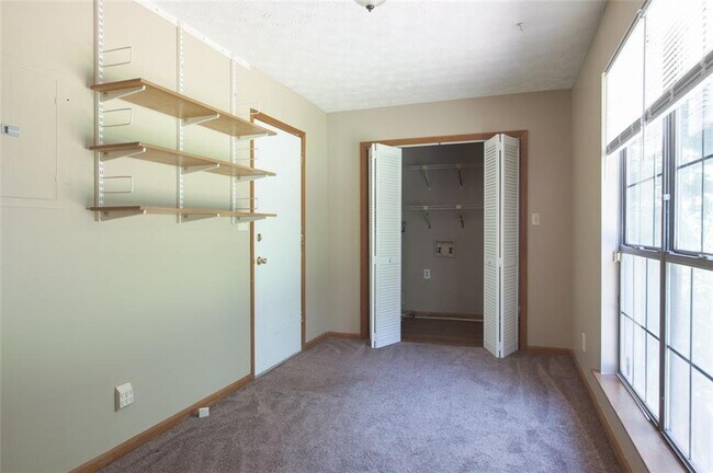 Building Photo - 310 Summerwood Ln