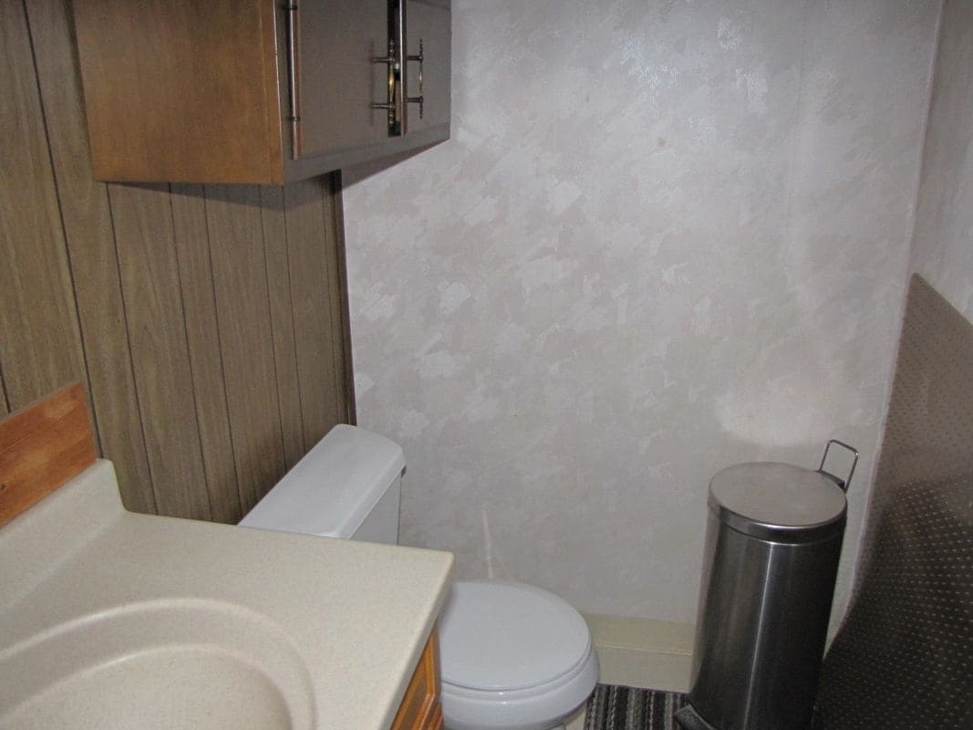 Building Photo - 1100 Valley