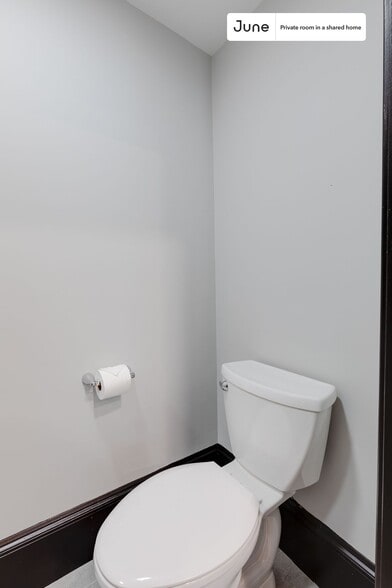 Building Photo - Room in Shared 4 bed/1.5 bath home in South Boston