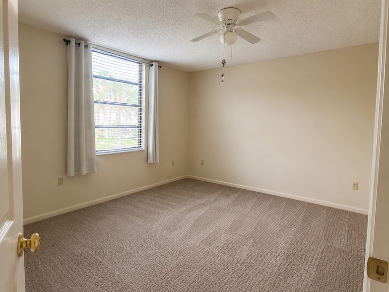 Building Photo - 3636 Whitehall Dr