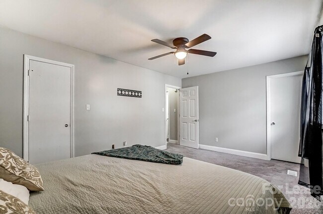 Building Photo - 8518 Castle Pine Ct