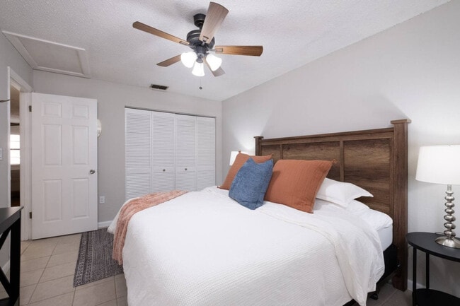 Building Photo - 3431 NW 21st Dr