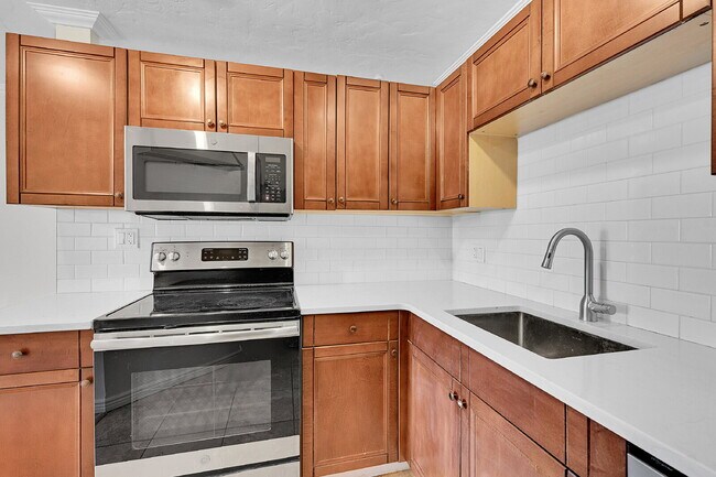 Building Photo - $1,645 - 1 Bed, 1 bath Condo in Denver wit...