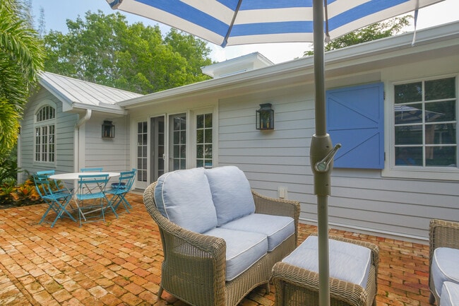 Building Photo - 391 Lee Ave