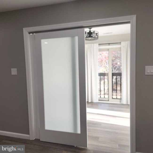 Building Photo - 16 Pickwick Pl