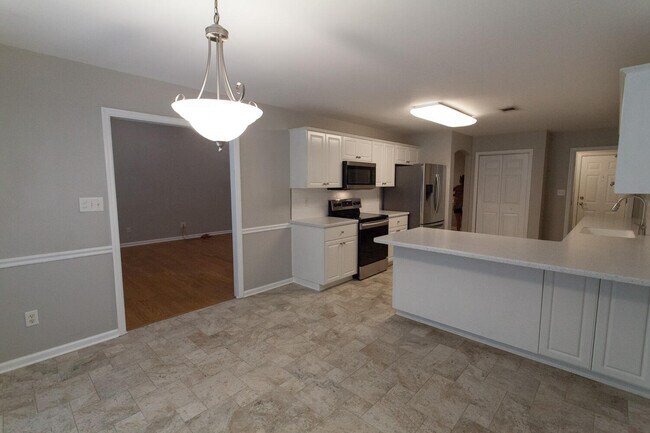 Building Photo - 318 Vanderbilt Dr