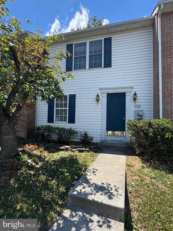 Building Photo - 219 Sherando Cir