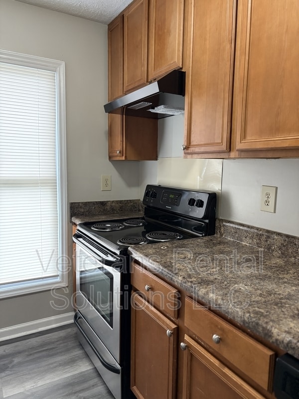 Building Photo - 410 Kirkcaldy Ct