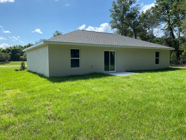 Building Photo - Desirable SW Ocala Neighborhood 3/2/2 **Wo...