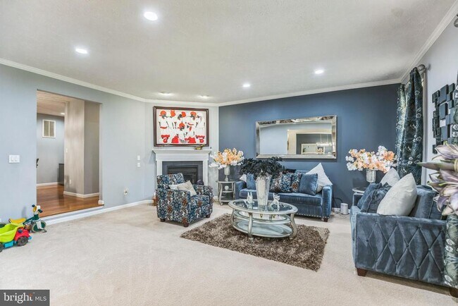 Building Photo - 8941 Grotto Ct