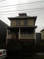 Building Photo - 2717 SE 15th Ave., Lower