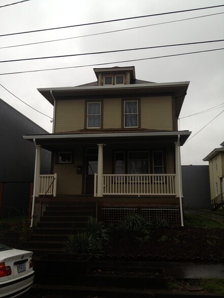 Primary Photo - 2717 SE 15th Ave., Lower