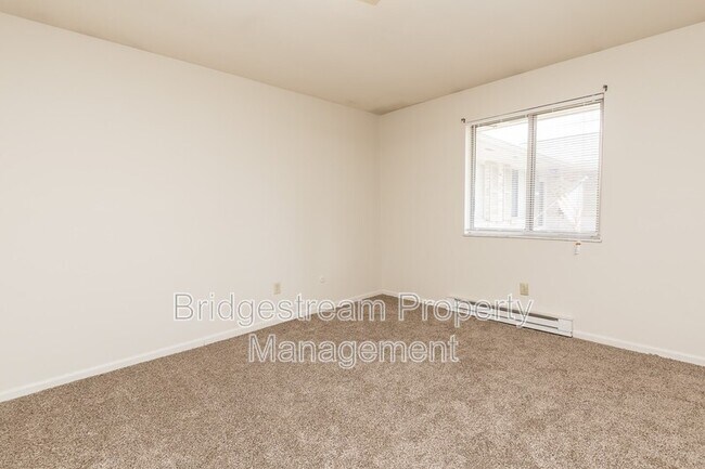 Building Photo - 4327 Powell Rd