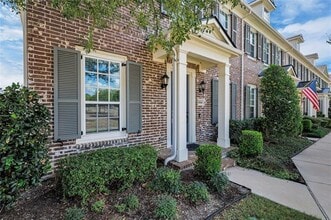 Building Photo - 8886 Ice House Dr