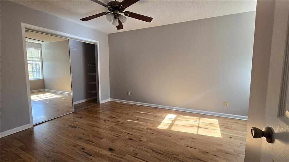 Building Photo - 1313 Red Deer Way