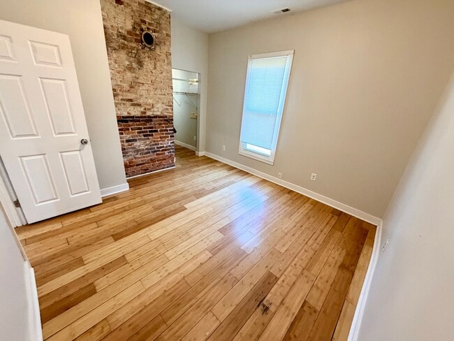 Building Photo - 526 Ohio St