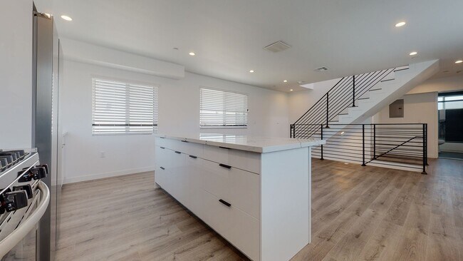 Building Photo - 1435 Westmoreland Ave