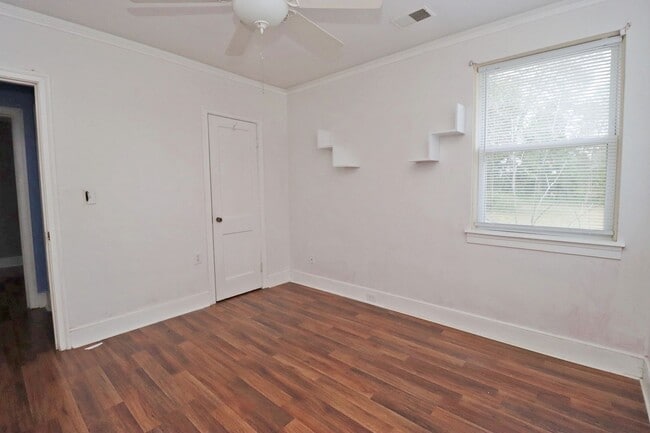 Building Photo - Cozy 2-Bedroom Duplex in Southeast Columbia – Brandon Acres!