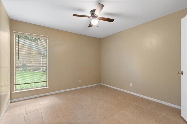 Building Photo - 25710 Pepper Ridge Ln