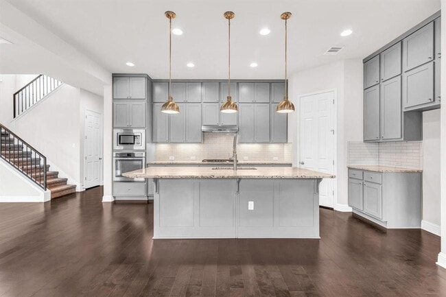 Building Photo - 6716 Vitruvius Dr