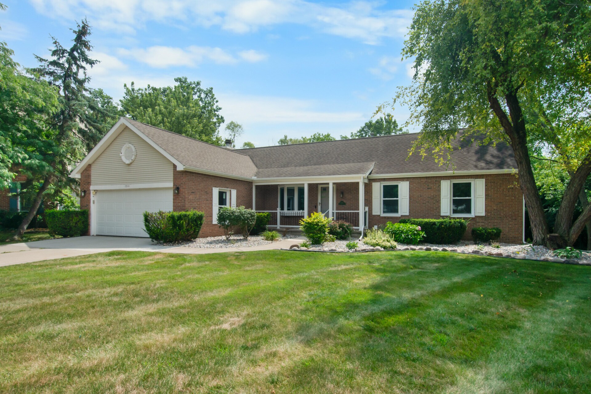Building Photo - 1511 Fall Creek Ln