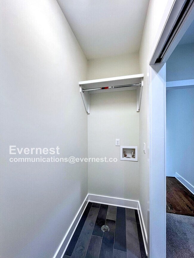 Building Photo - 1804 Cahal Ave