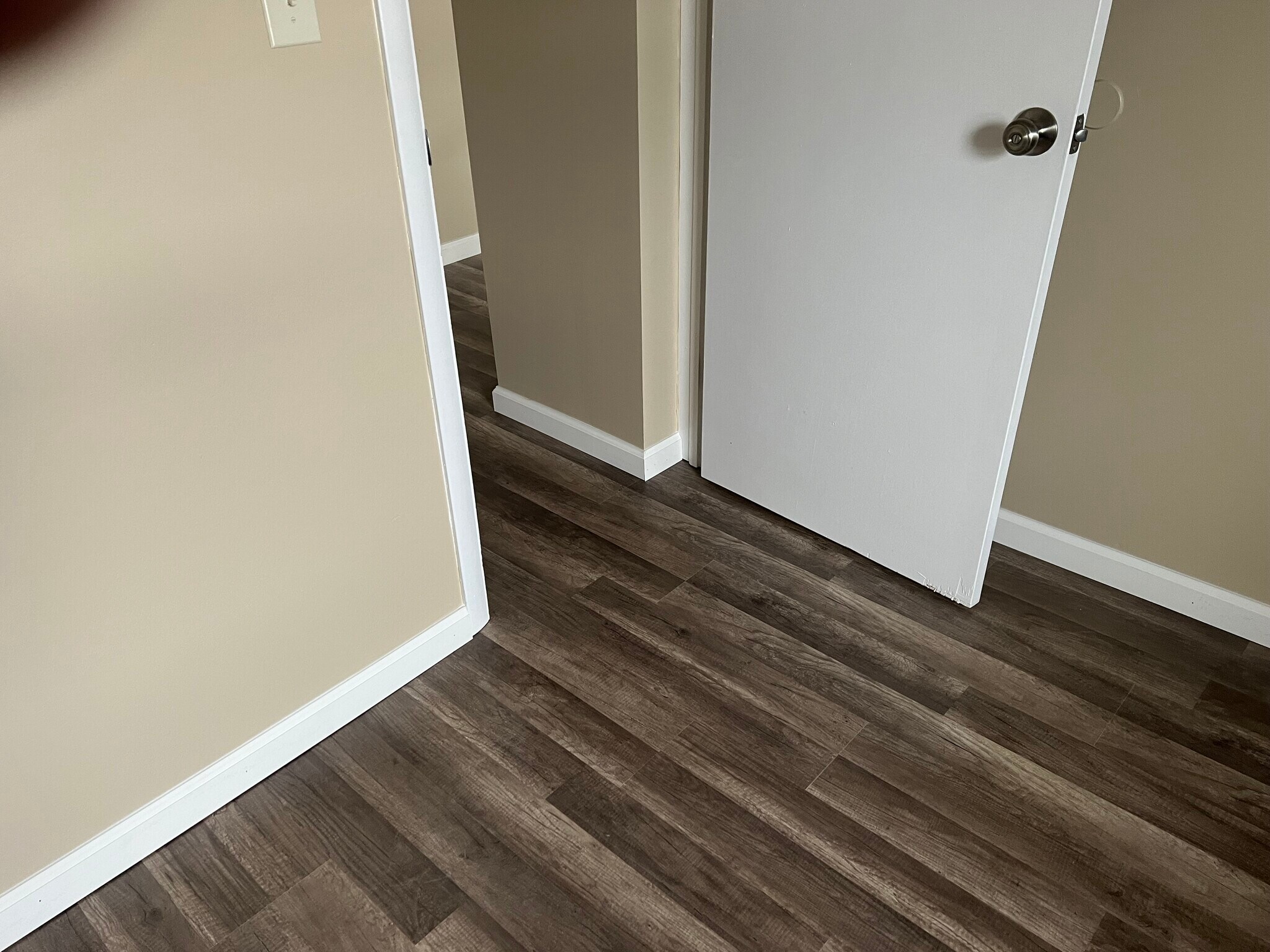 Building Photo - 132 S Apple St