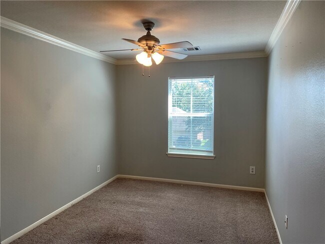 Building Photo - 3610 Eagles Nest St