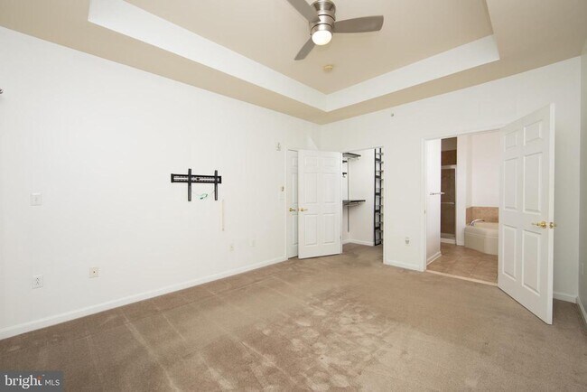Building Photo - 244 Park Pl Dr