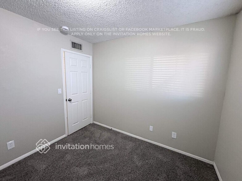 Building Photo - 2835 S Standage