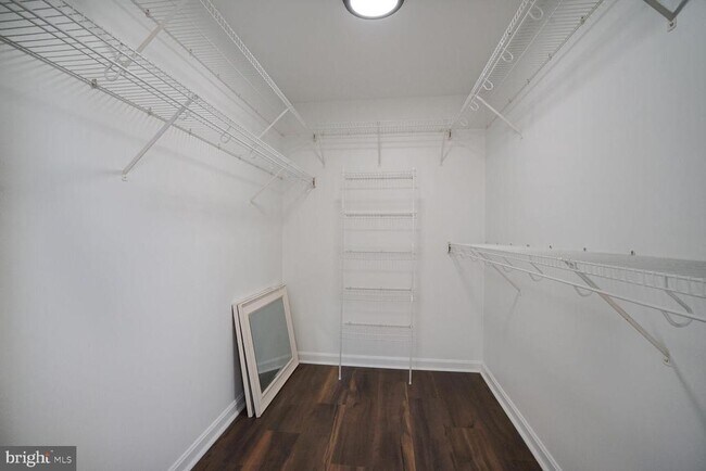 Building Photo - 505 Garrison Woods Dr