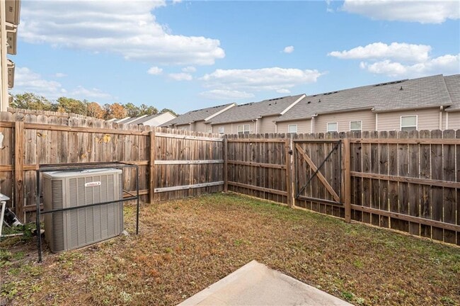 Building Photo - 6395 Shalks Xing Dr