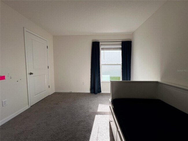 Building Photo - 10634 Chippewa Dr