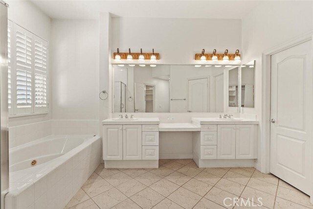 Building Photo - 2140 Chandler Dr