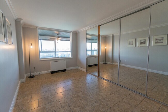 Building Photo - 380 Mountain Rd