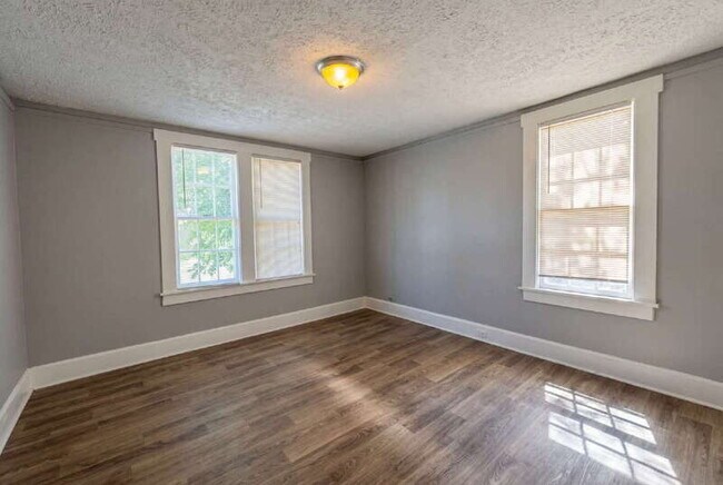 Building Photo - 1111 Henry Ave