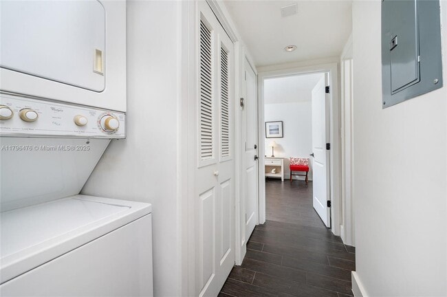 Building Photo - 4301 Collins Ave