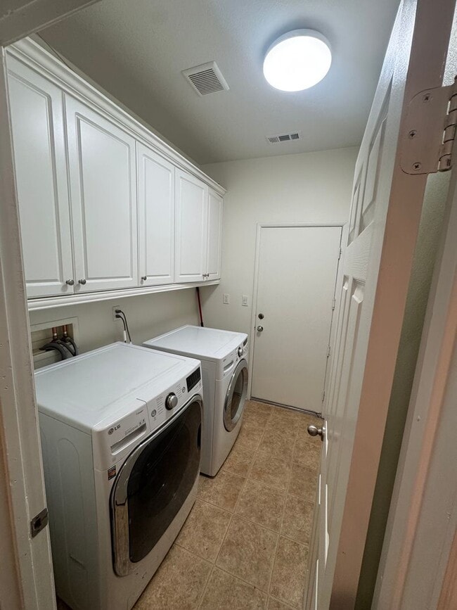 Building Photo - Beautiful Corner Lot